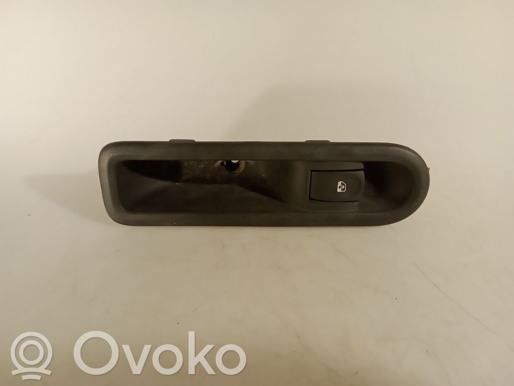 Renault Clio III Electric window control switch 