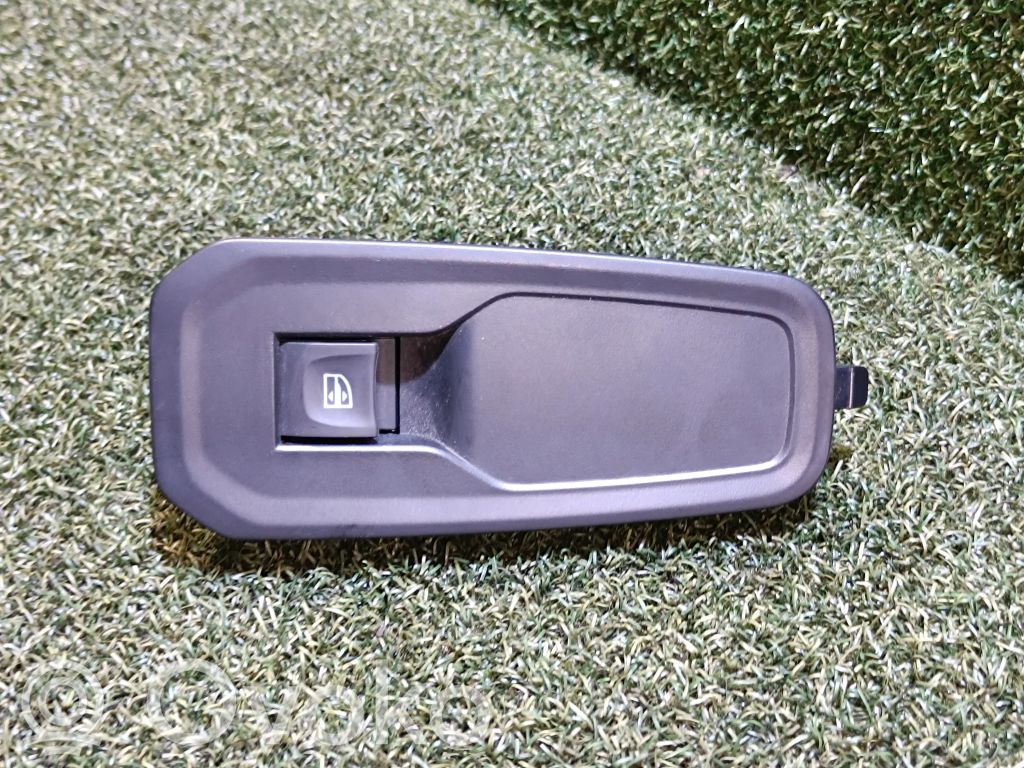 Renault Trafic III (X82) Electric window control switch 