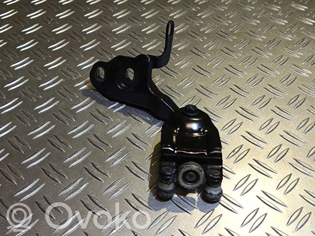 Ford Tourneo Custom Sliding door middle roller runner 