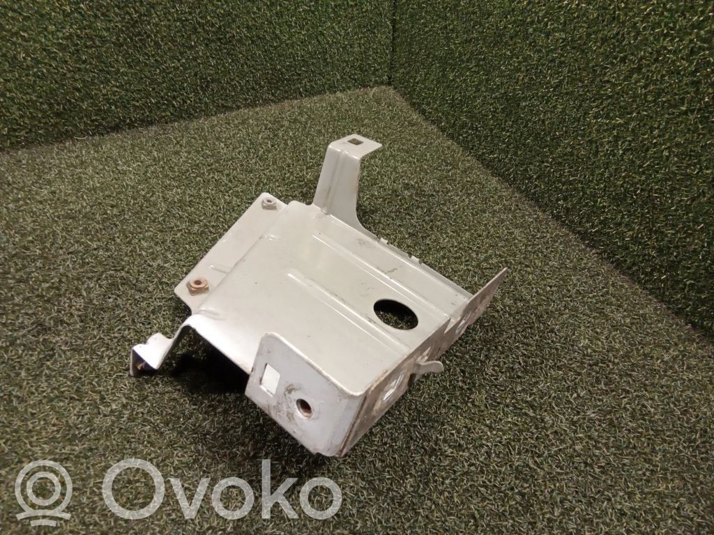 Renault Master III Uchwyt / Mocowanie błotnika przedniego 