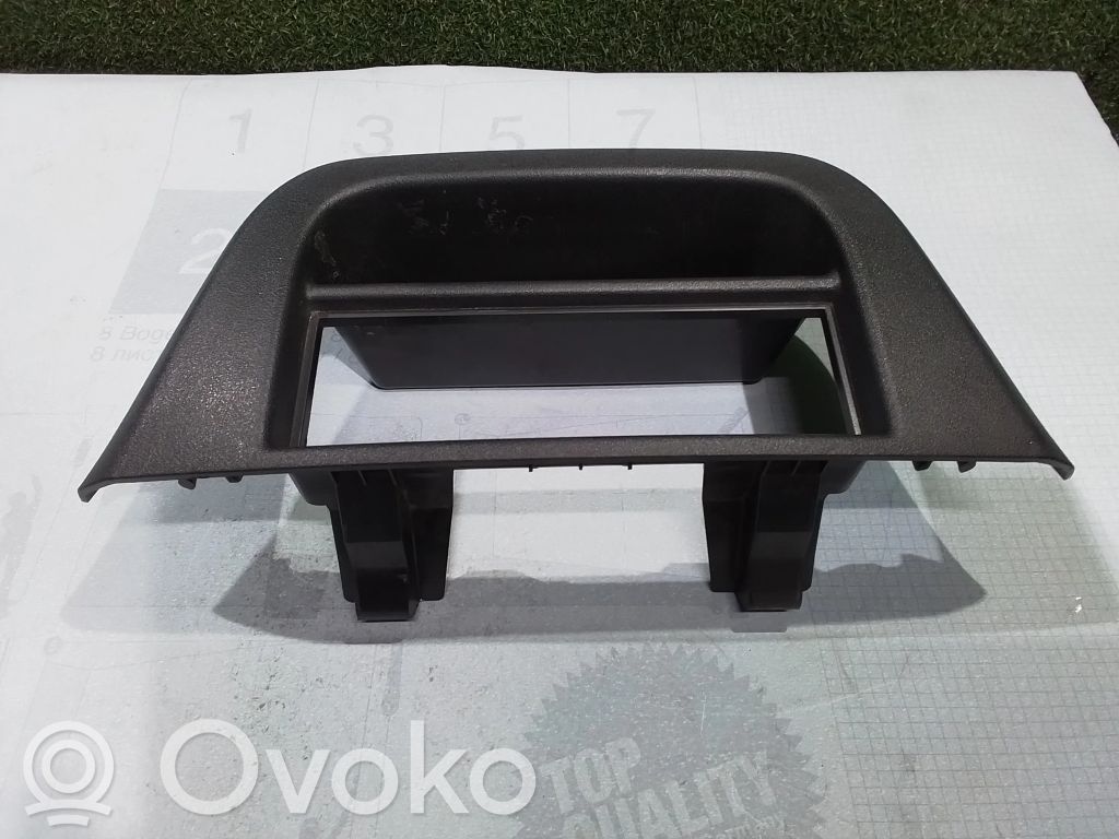 Iveco Daily 6th gen Moldura embellecedora 