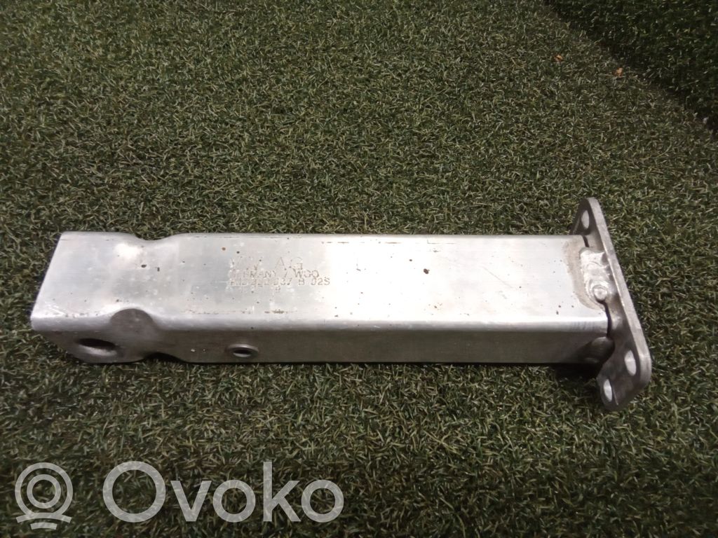 Porsche Cayenne (9Y0 9Y3) Radiator support slam panel bracket 