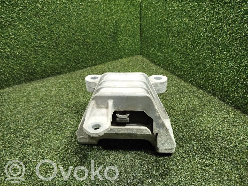 Opel Vectra C Engine mount bracket 