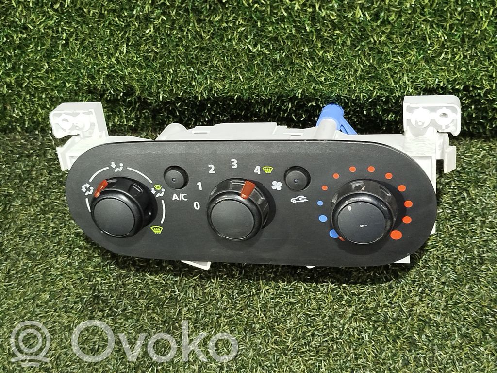 Renault Trafic III (X82) Climate control unit 