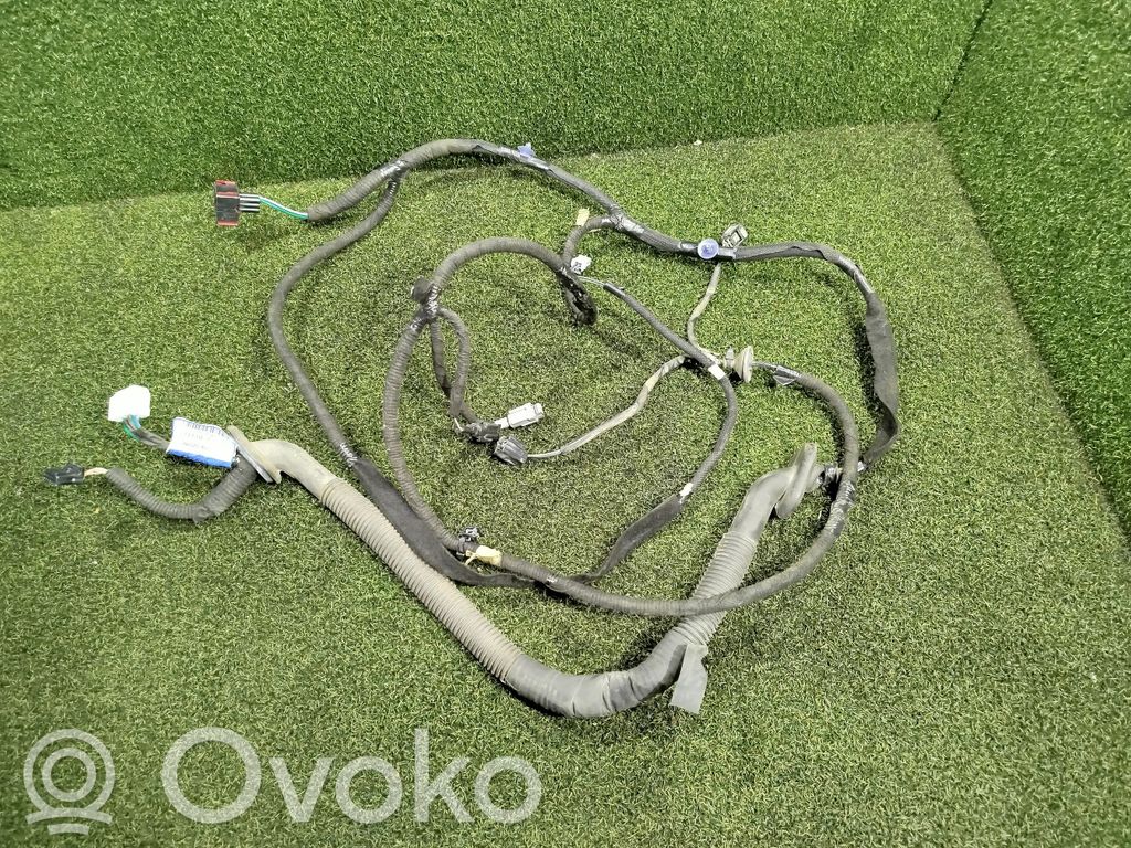 Opel Vivaro Wiązka przewodów drzwi tylnych 