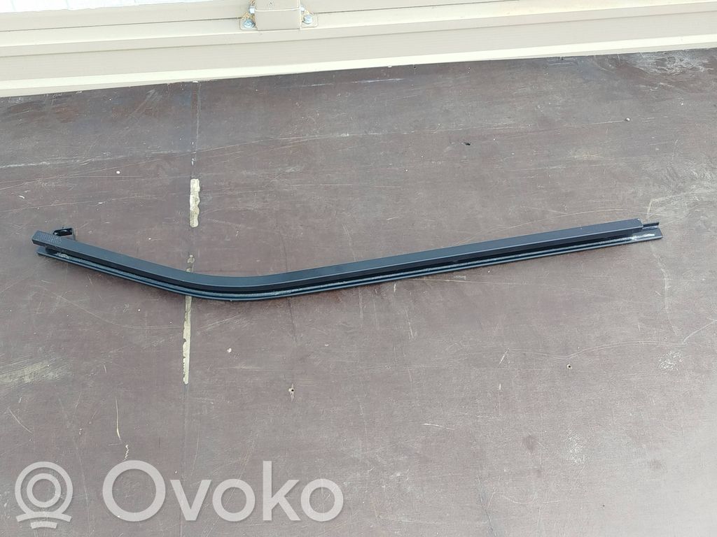 Opel Vivaro Vidurinė slidė 
