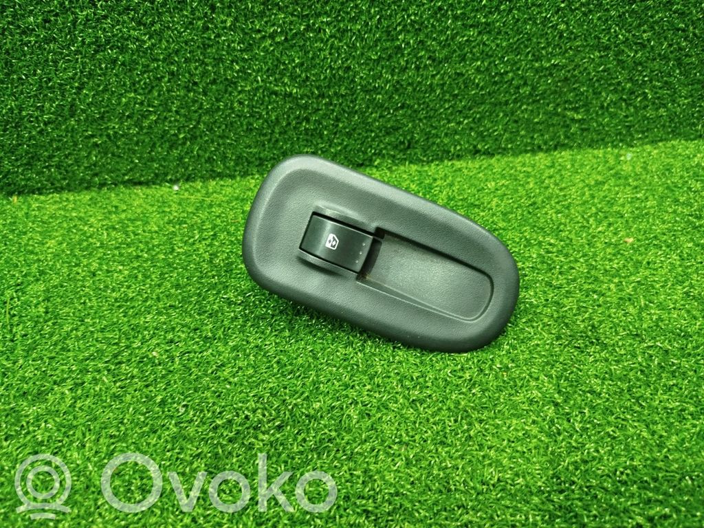 Renault Master III Electric window control switch 