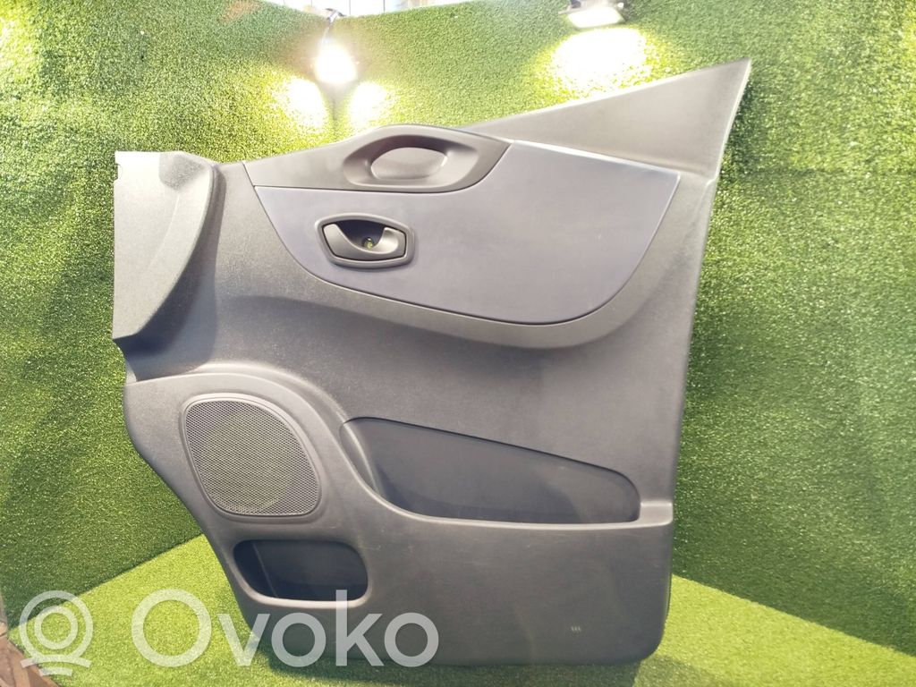 Opel Vivaro Boczki / Poszycie drzwi przednich 
