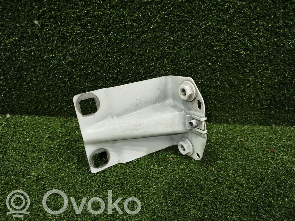 Ford Transit Custom Fender mounting bracket 