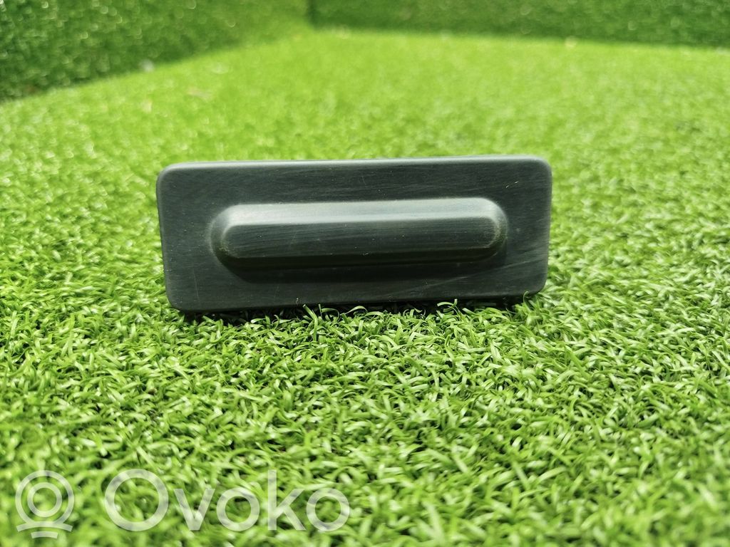 Peugeot 2008 II Tailgate opening switch 