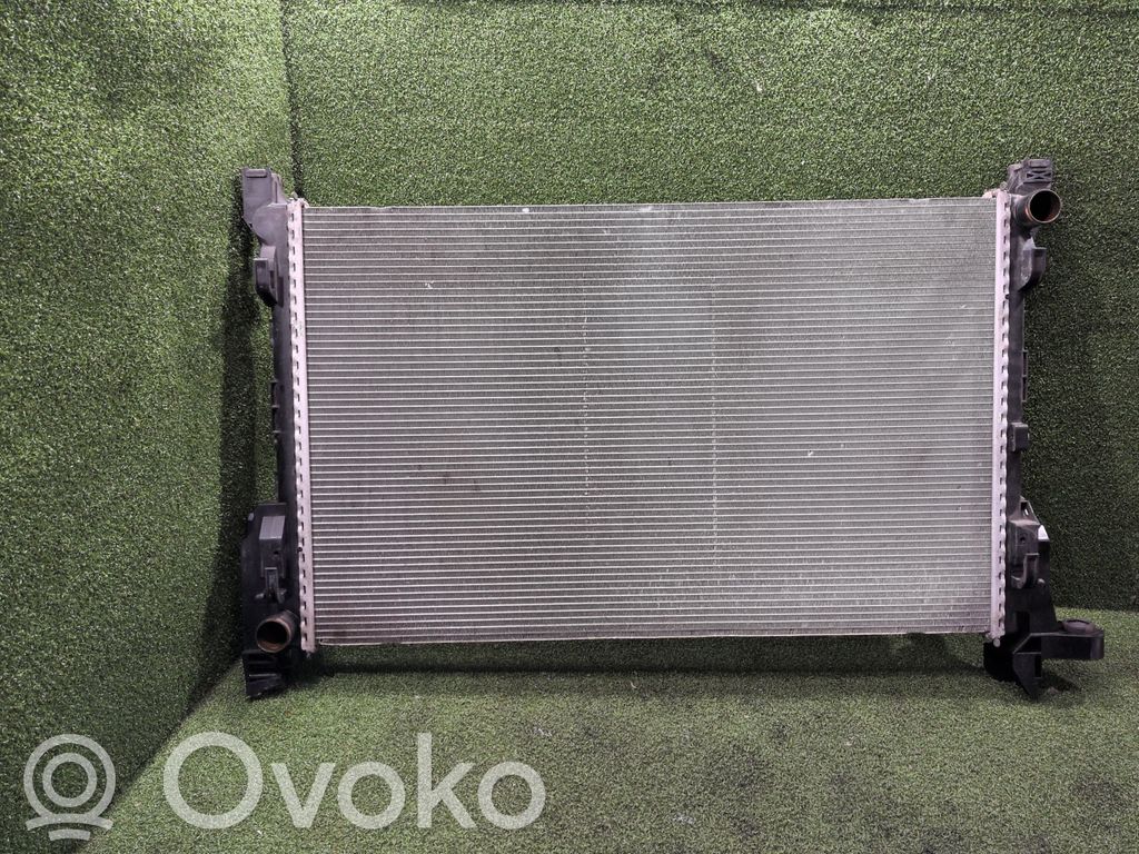 Opel Vivaro Coolant radiator 