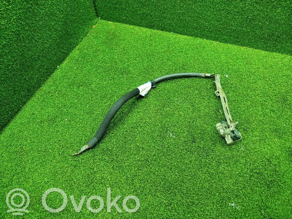 Opel Vivaro Minus / Klema / Przewód akumulatora 