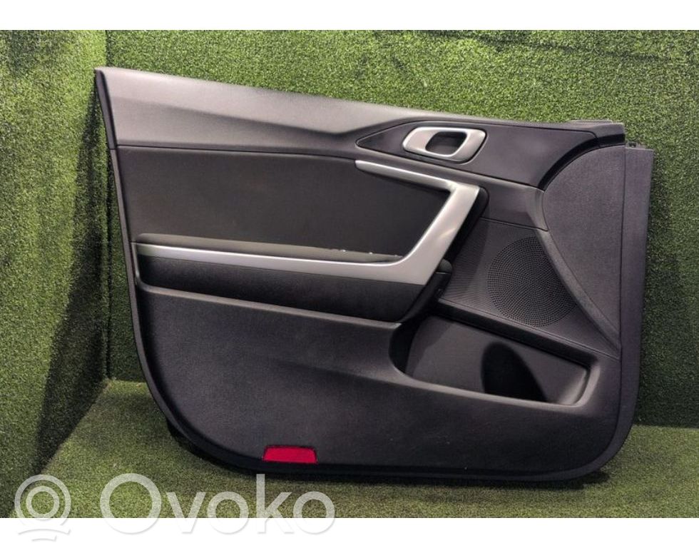 KIA Ceed Etuoven verhoilu 