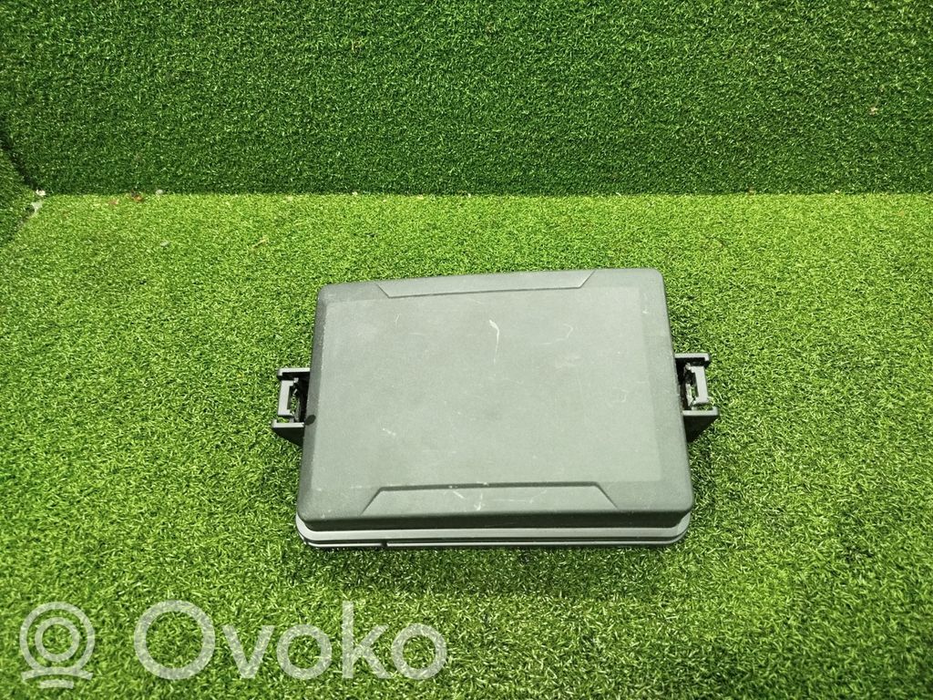 KIA Stonic Dangtelis saugiklių dėžės 