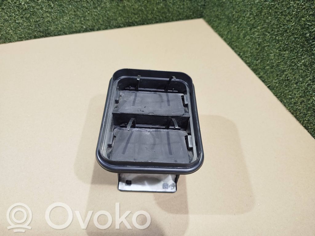 Renault Koleos II Kratka wentylacyjna pod zderzakiem tylnym 