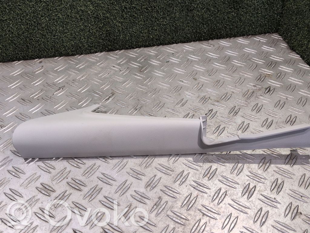 Man TGE 1gen (B) pillar trim (bottom) 
