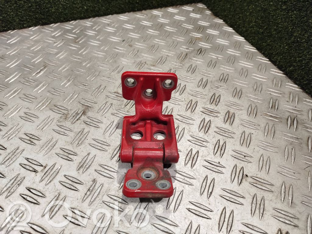 Man TGE 1gen Loading door lower hinge 