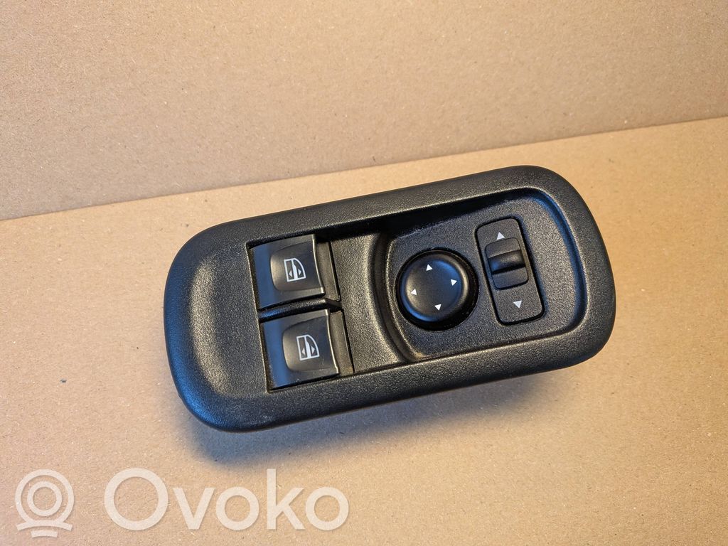 Renault Master III Electric window control switch 