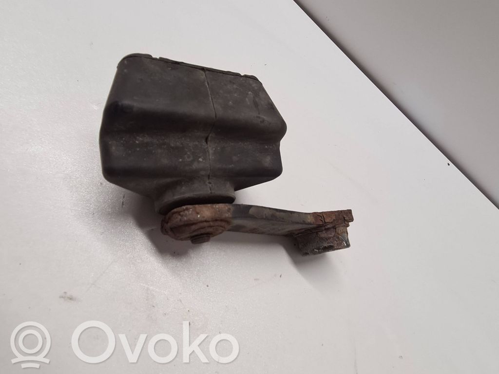 BMW 3 E90 E91 Cits aizmugures šasijas elements 