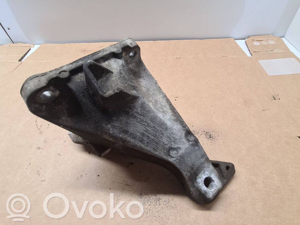 Engine mounting bracket   6781916,13807410,69072