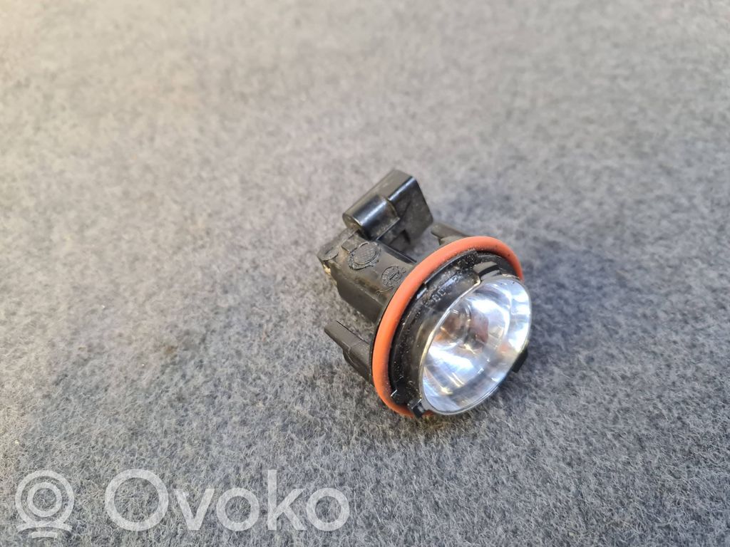 Etuajovalon polttimo   6904048