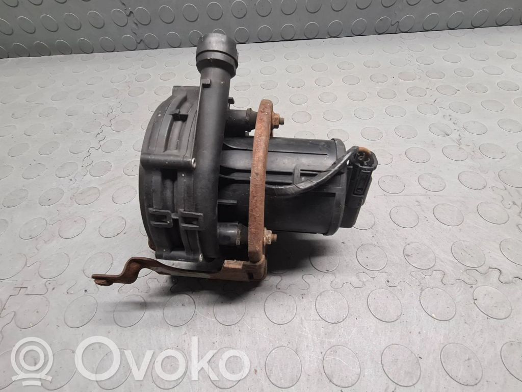 Secondary air pump   1437701,1437700