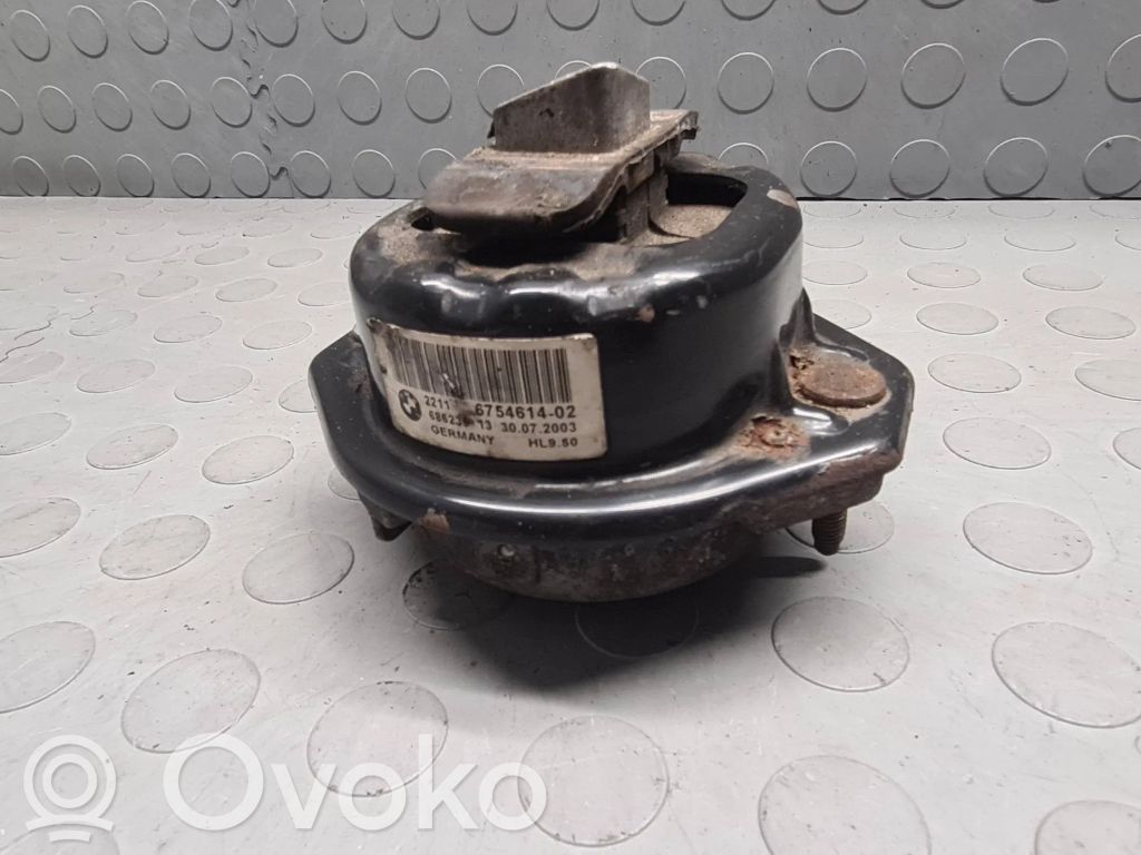 BMW 7 E65 E66 Engine mount bracket 