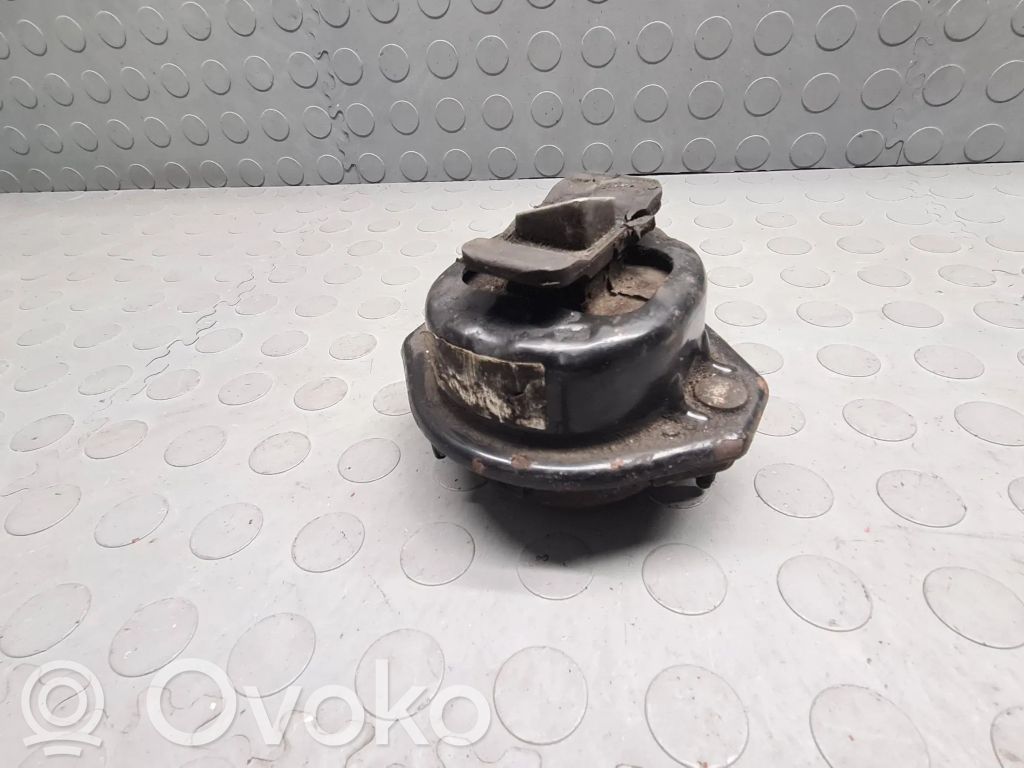 Engine mount bracket   6756094