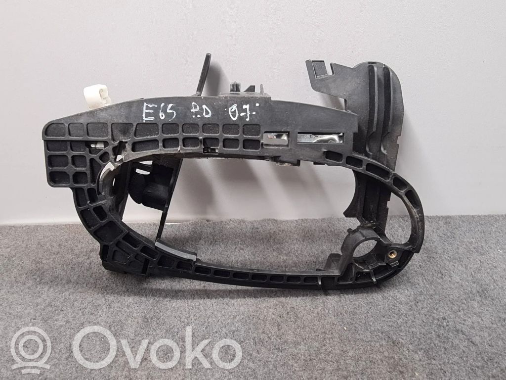BMW 7 E65 E66 Etuoven ulkokahvan kehys 