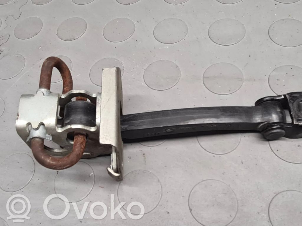 BMW X3 E83 Etuoven pidätin 