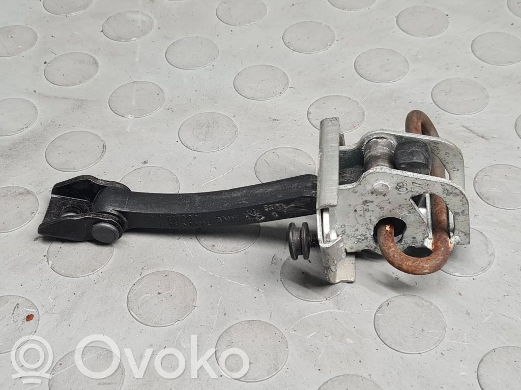 BMW X3 E83 Etuoven pidätin 