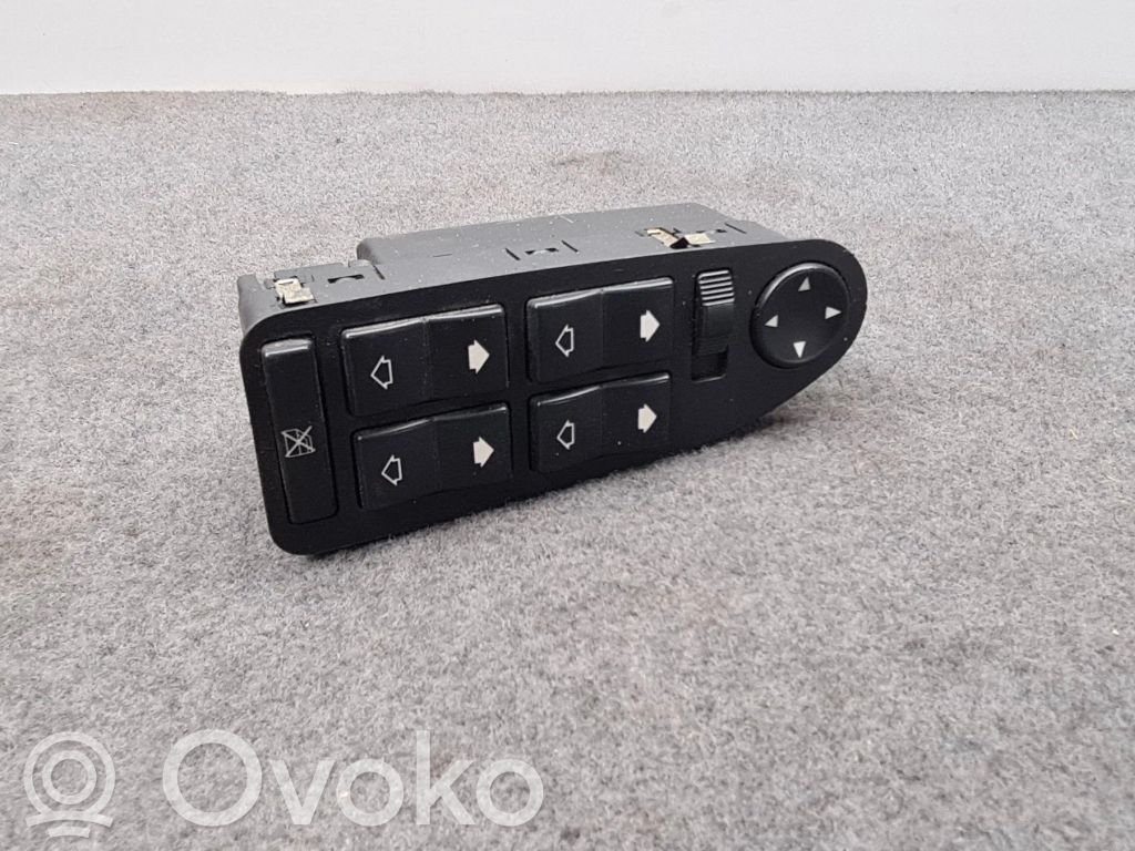 Electric window control switch   8368986