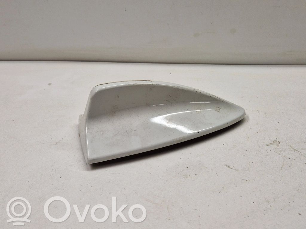 BMW 3 E90 E91 Stogo (GPS) antenos dangtelis 