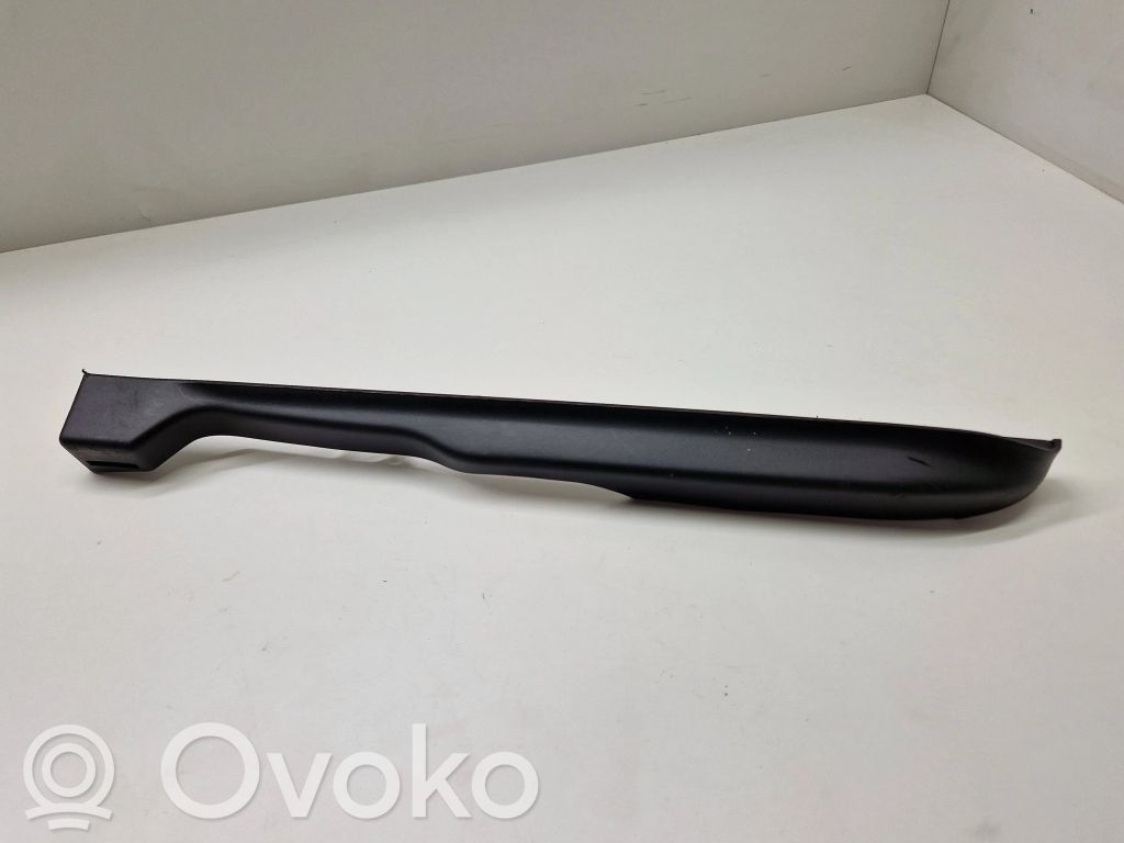 Seat trim   8099171