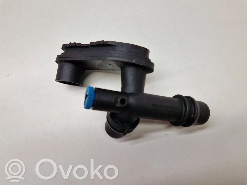 Engine coolant pipe/hose   2248409