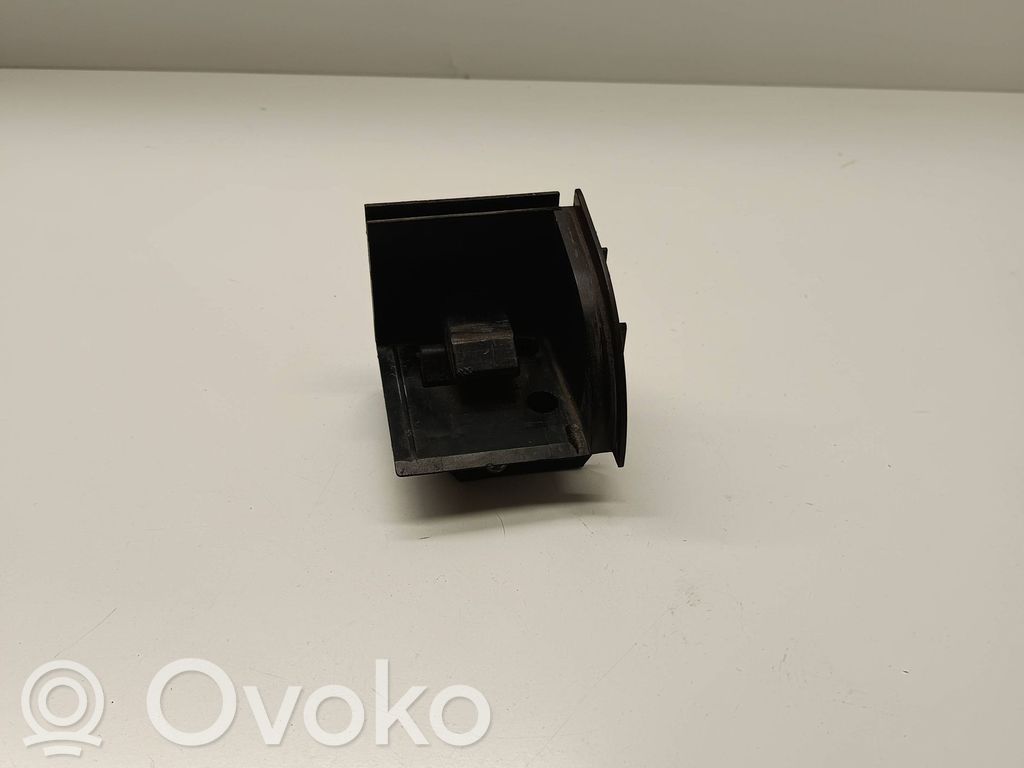 Parcel shelf load cover mount bracket   7026710