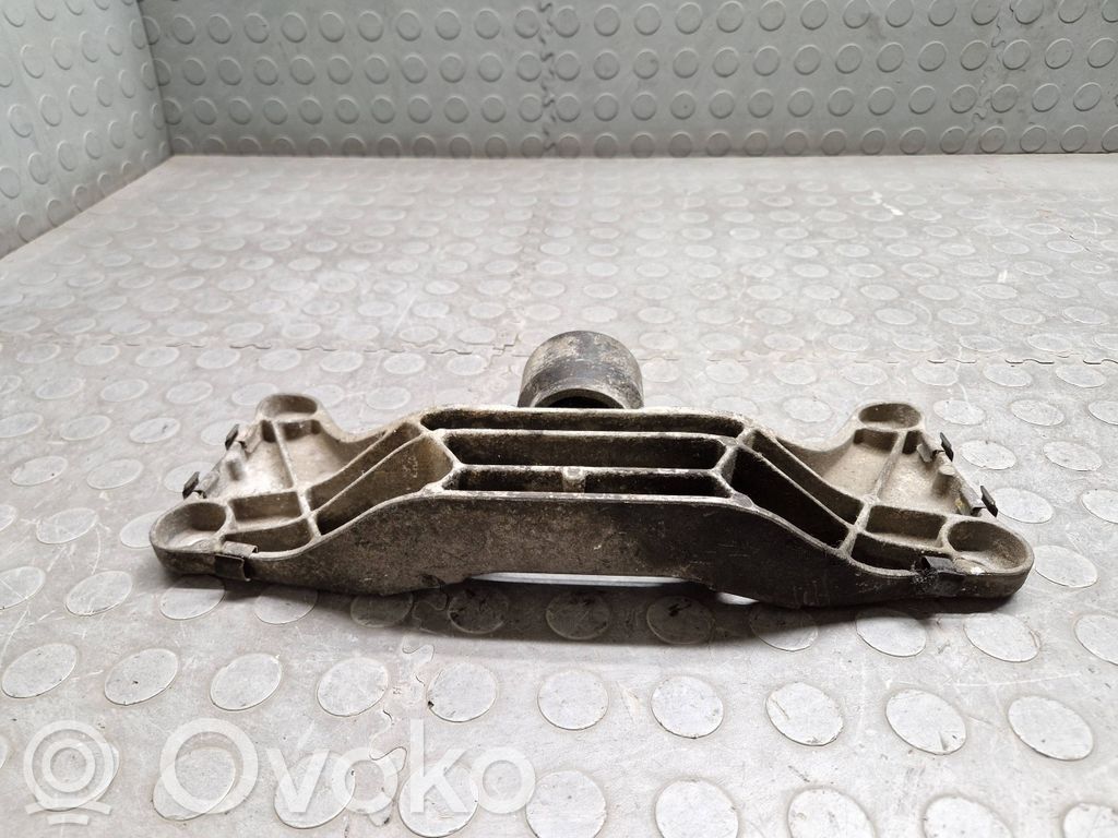 BMW 7 E38 Gearbox mounting bracket 