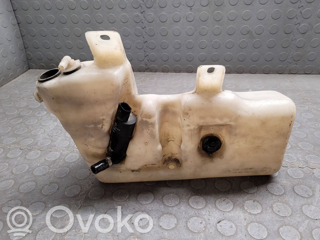 BMW 7 E38 Langų skysčio bakelis 