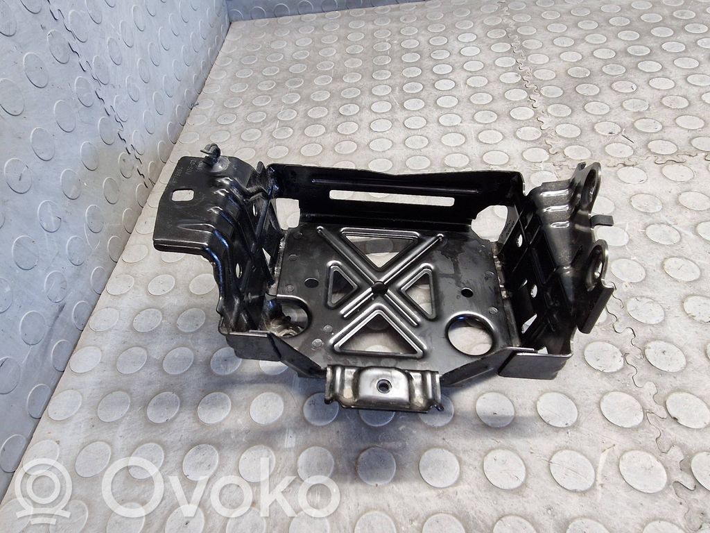 BMW i4 Battery bracket 