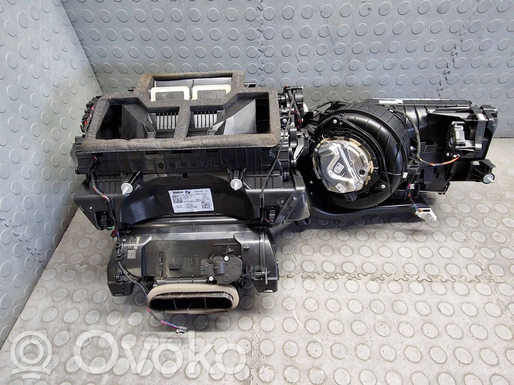 BMW i4 Nagrzewnica / Komplet 