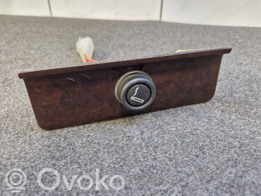 BMW 7 E38 Kita centrinė konsolės (tunelio) detalė 