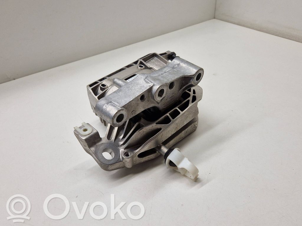 BMW 2 Active Tourer U06 Engine mount bracket 