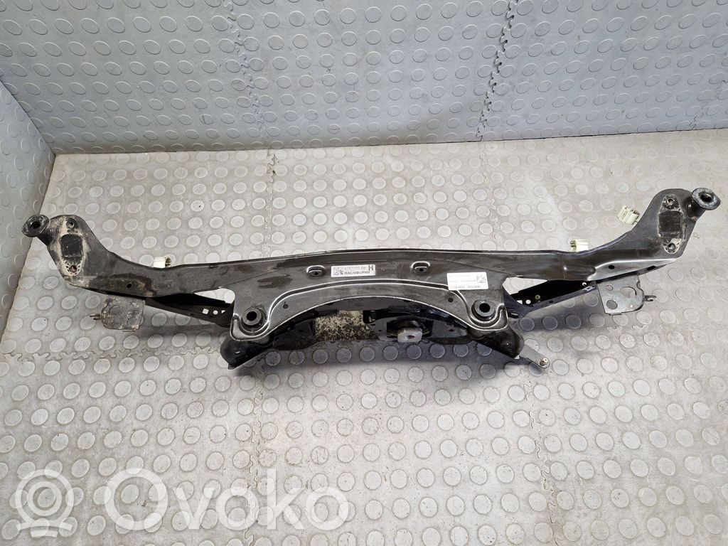 BMW 2 Active Tourer U06 Galinis traversas 