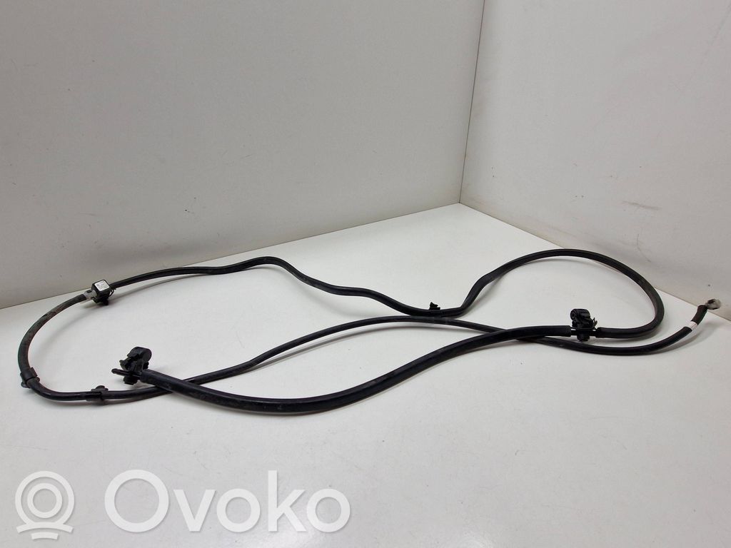 Windshield washer spray nozzle   7347668