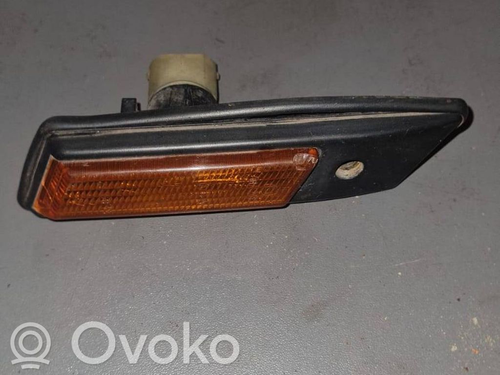 BMW 3 E36 Front fender indicator light 