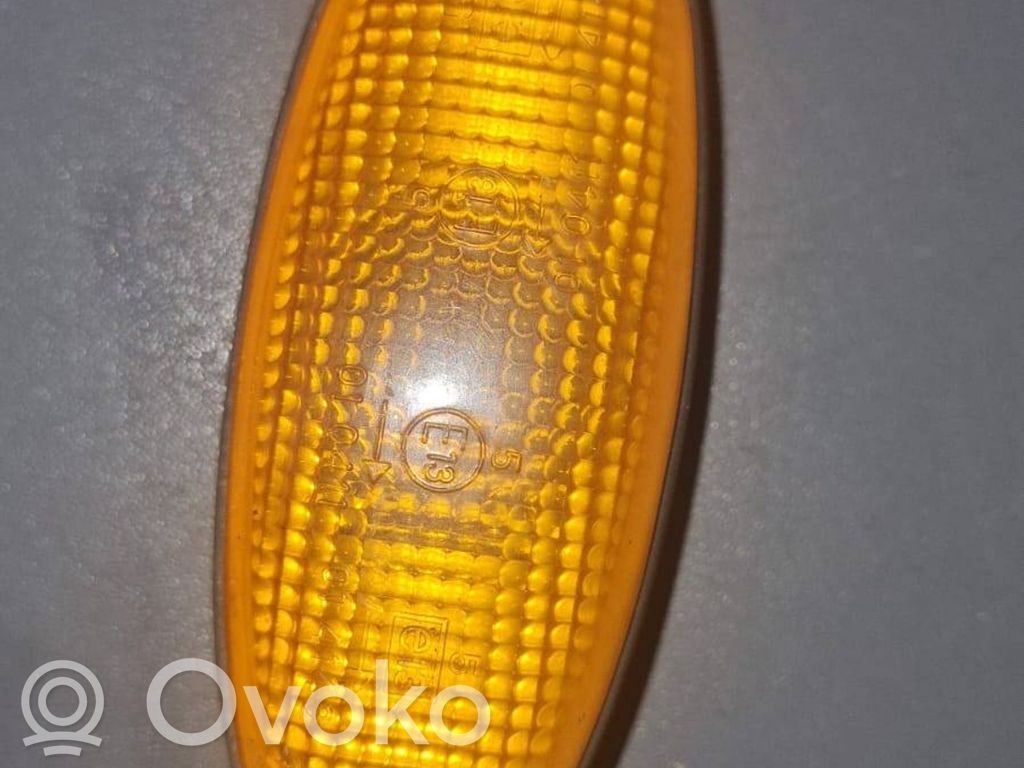 Mazda 626 Front fender indicator light 