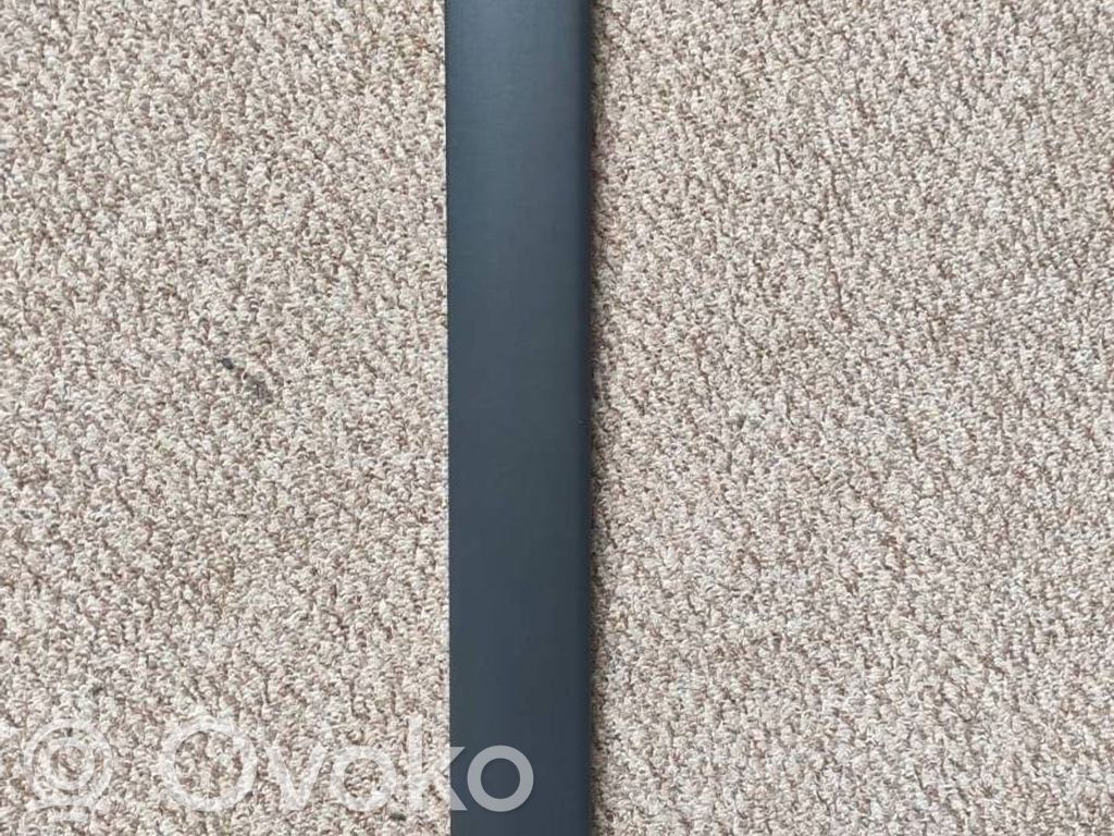 Listwa drzwi tylnych   98ABF25532