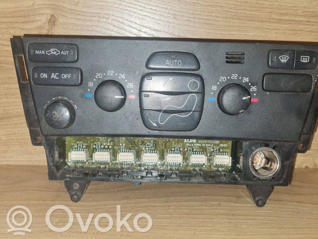 Volvo V70 Climate control unit 