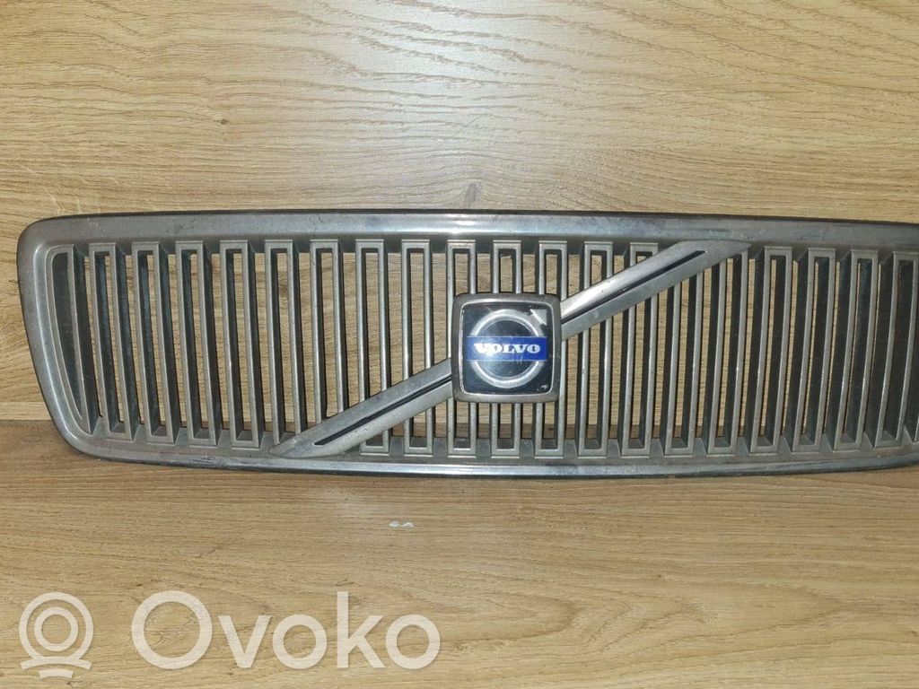 Volvo C70 Etusäleikkö 