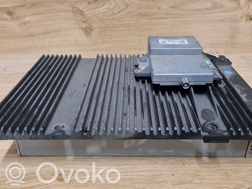 Volvo V50 Sound amplifier 